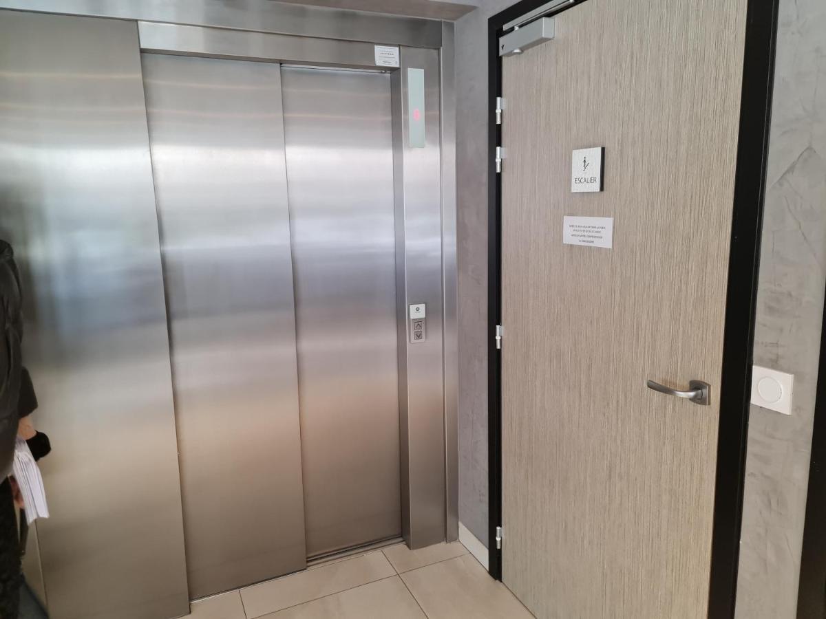 شقة Monaco View, Pool, Garage, 100 M2 Terrace بوزولي المظهر الخارجي الصورة