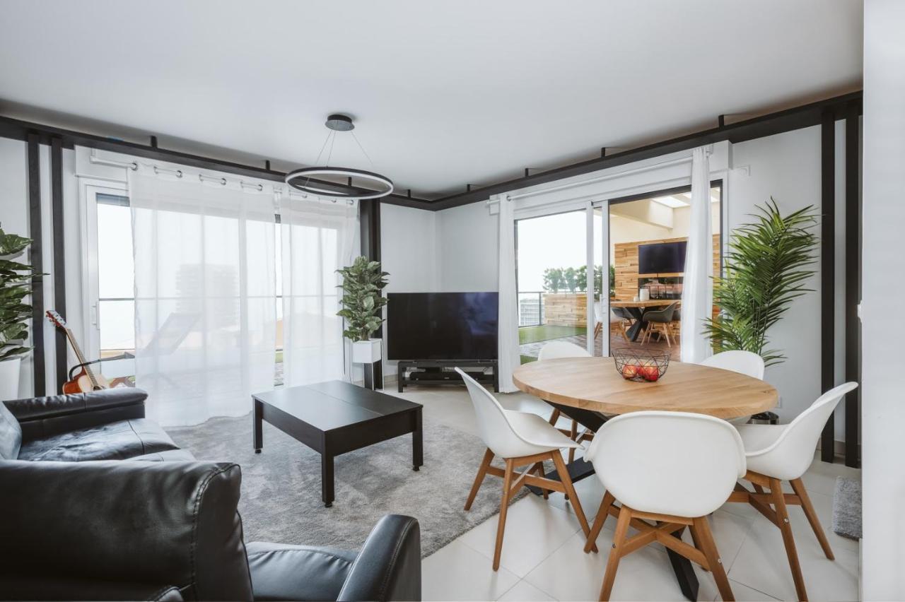 شقة Monaco View, Pool, Garage, 100 M2 Terrace بوزولي المظهر الخارجي الصورة
