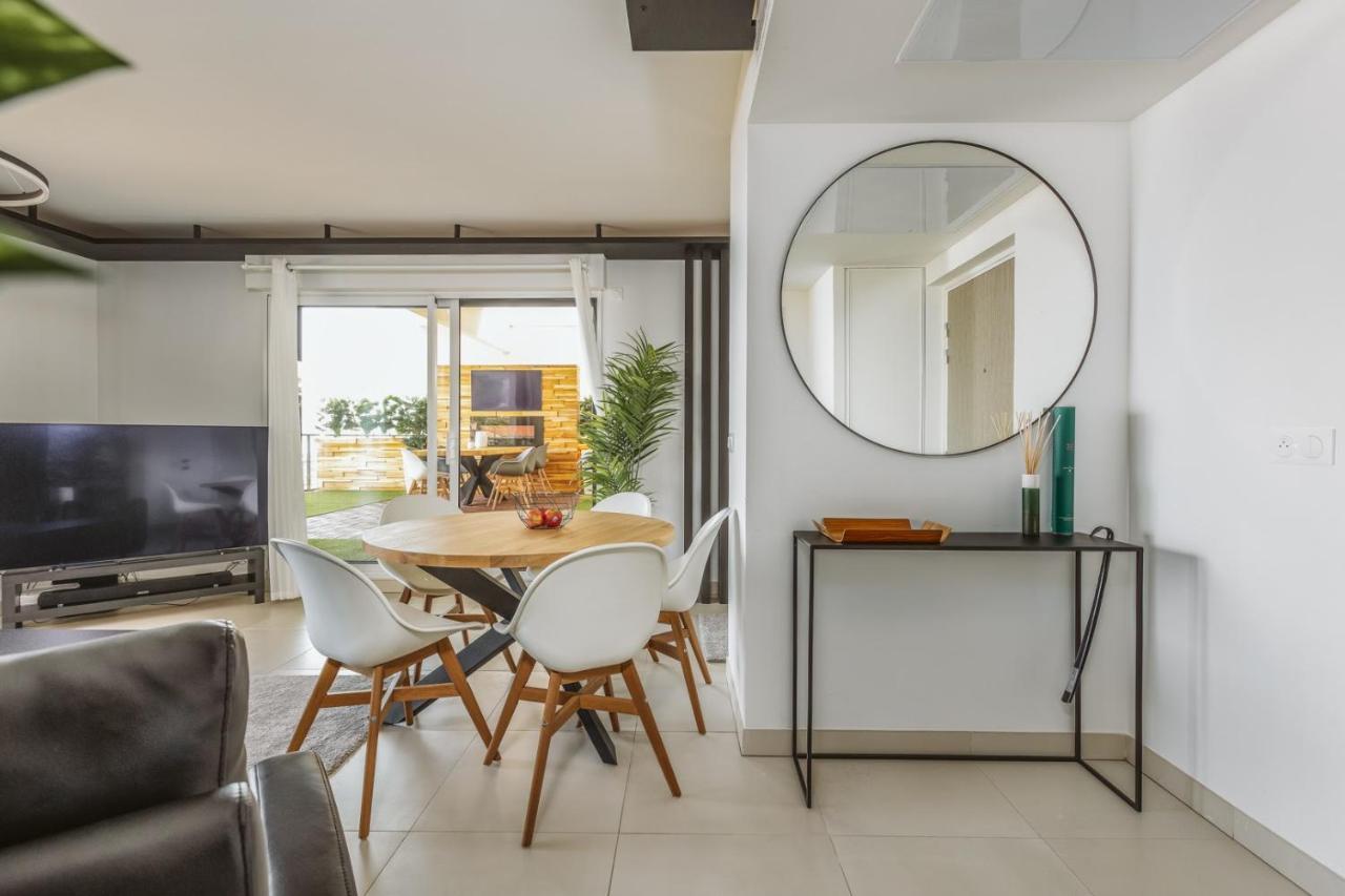 شقة Monaco View, Pool, Garage, 100 M2 Terrace بوزولي المظهر الخارجي الصورة