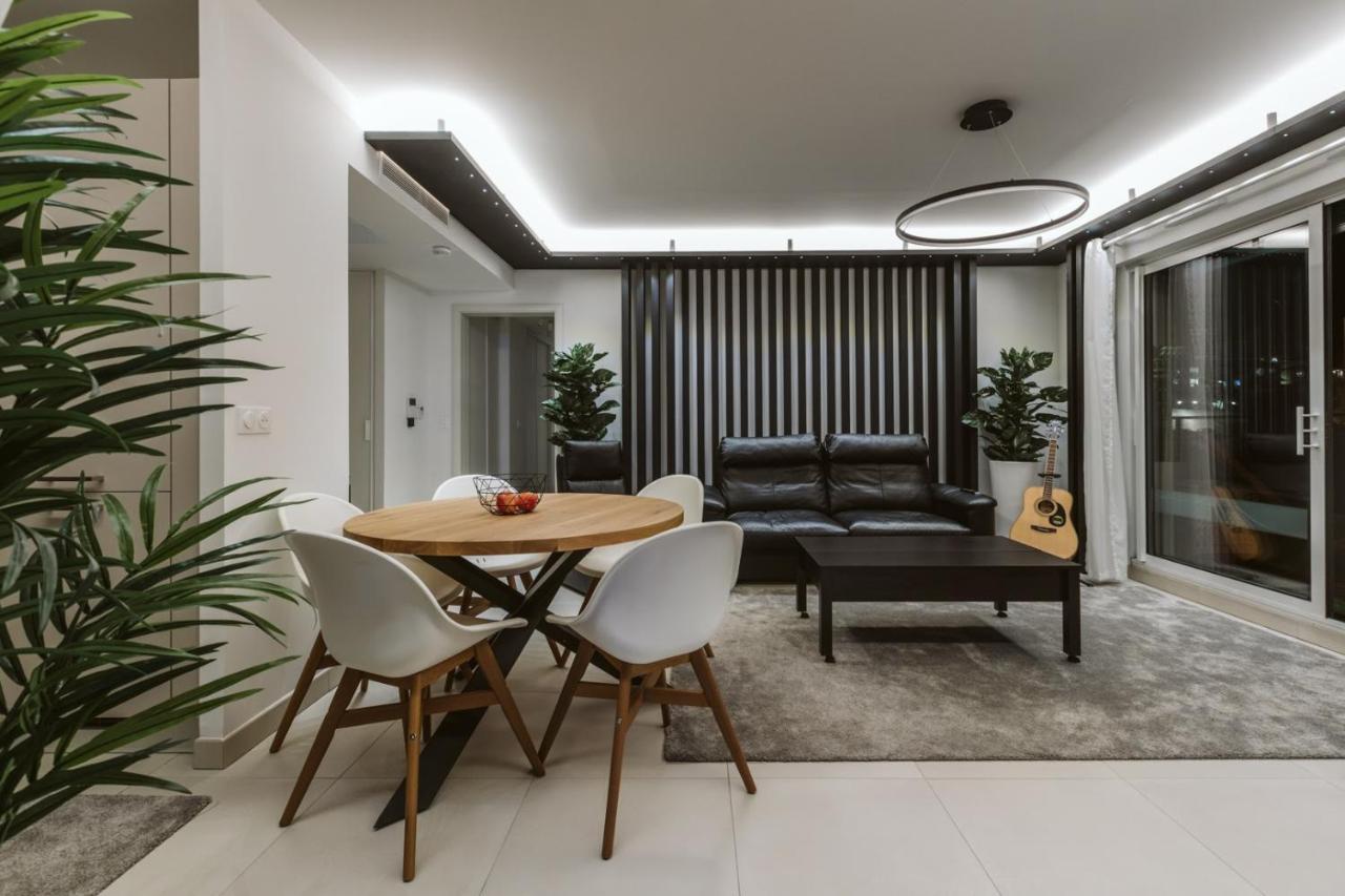شقة Monaco View, Pool, Garage, 100 M2 Terrace بوزولي المظهر الخارجي الصورة