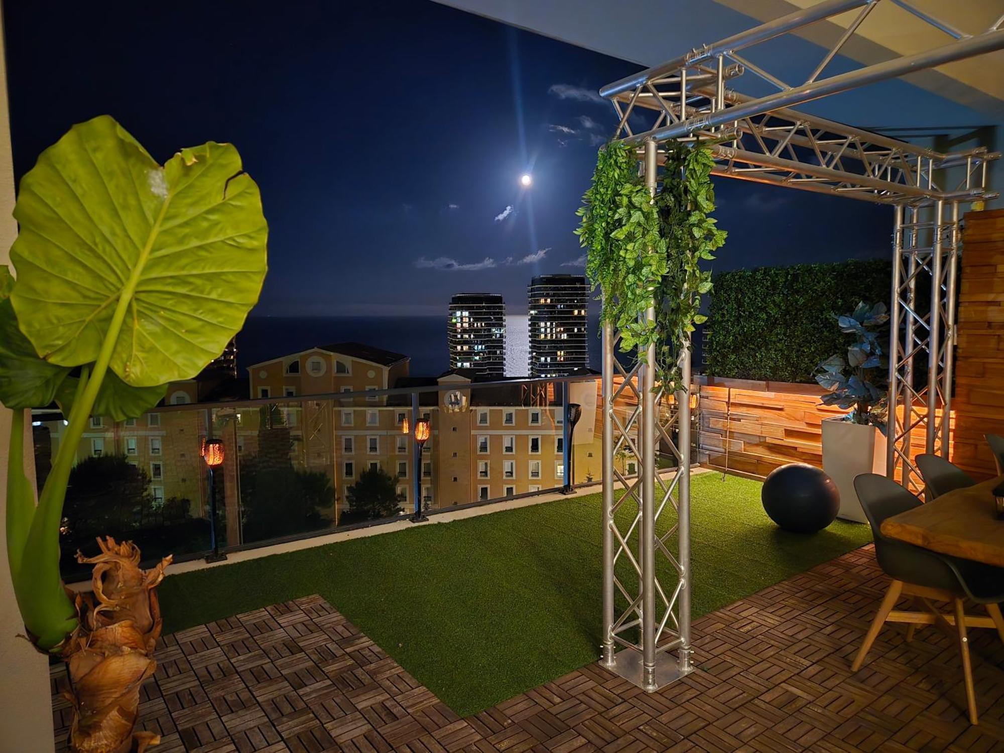 شقة Monaco View, Pool, Garage, 100 M2 Terrace بوزولي المظهر الخارجي الصورة